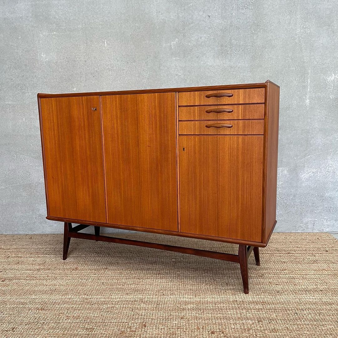 Scandinavian Mid-Century Highboard with Floating Base - Image 4