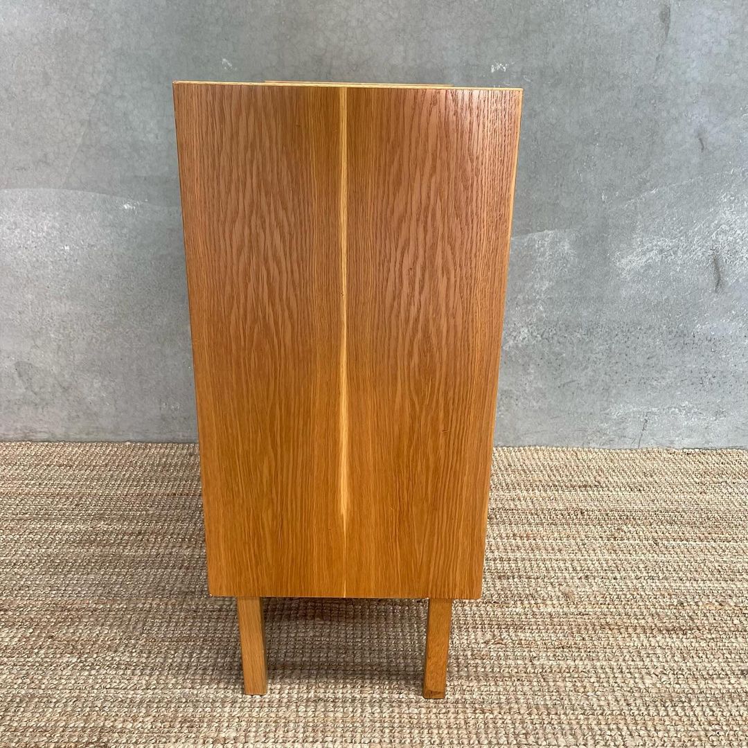 Scandinavian Mid-Century Chest of Drawers in Oak - Image 4