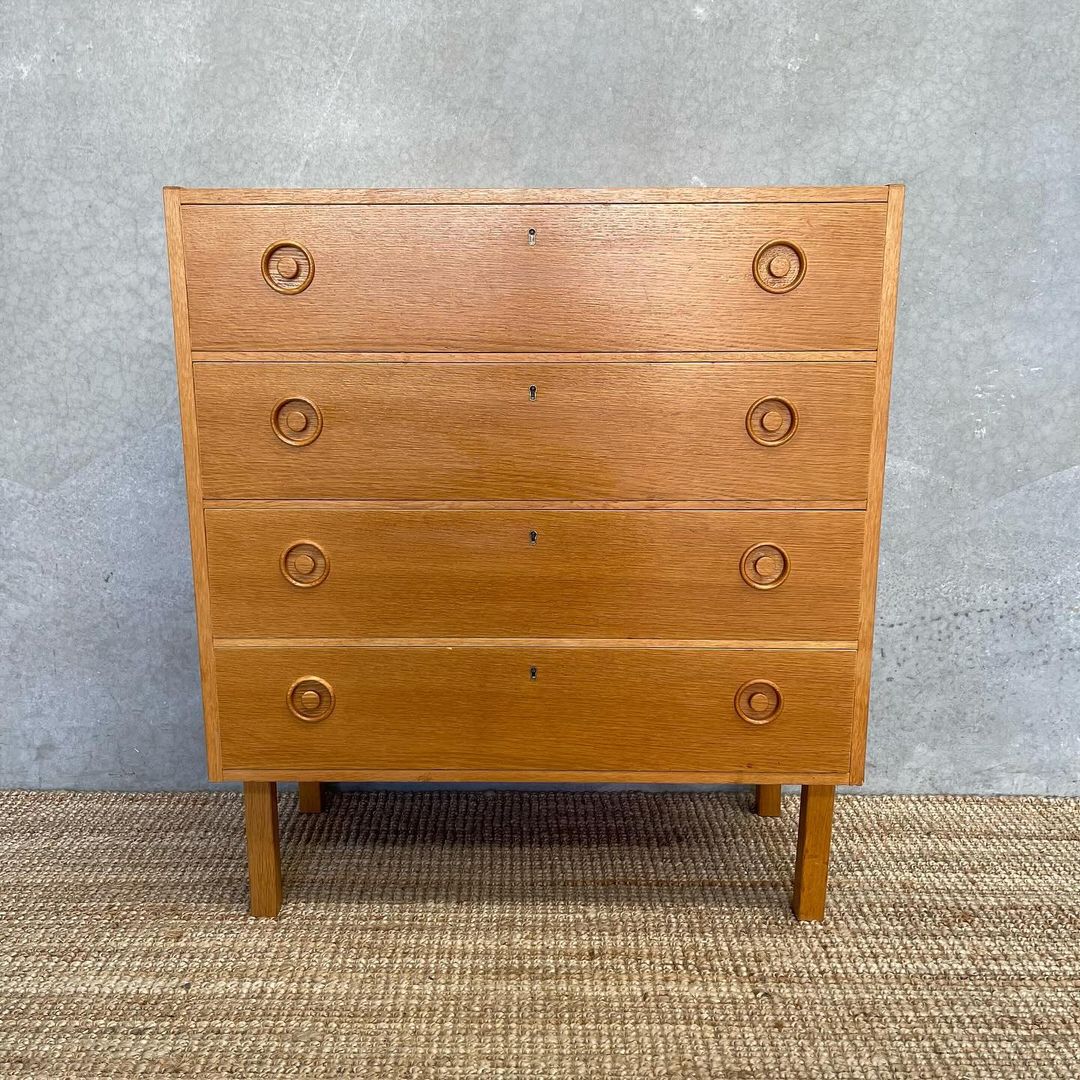 Scandinavian Mid-Century Chest of Drawers in Oak