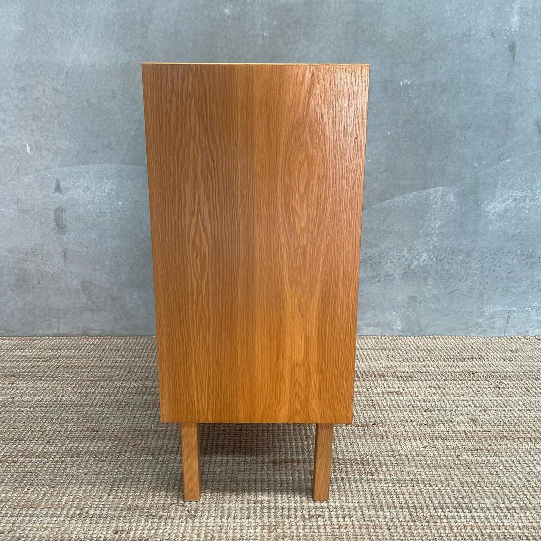 Scandinavian Mid-Century Chest of Drawers in Oak - Image 6