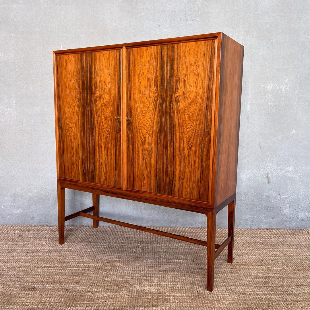 scandinavian-mid-century-rosewood-cabinet (4)