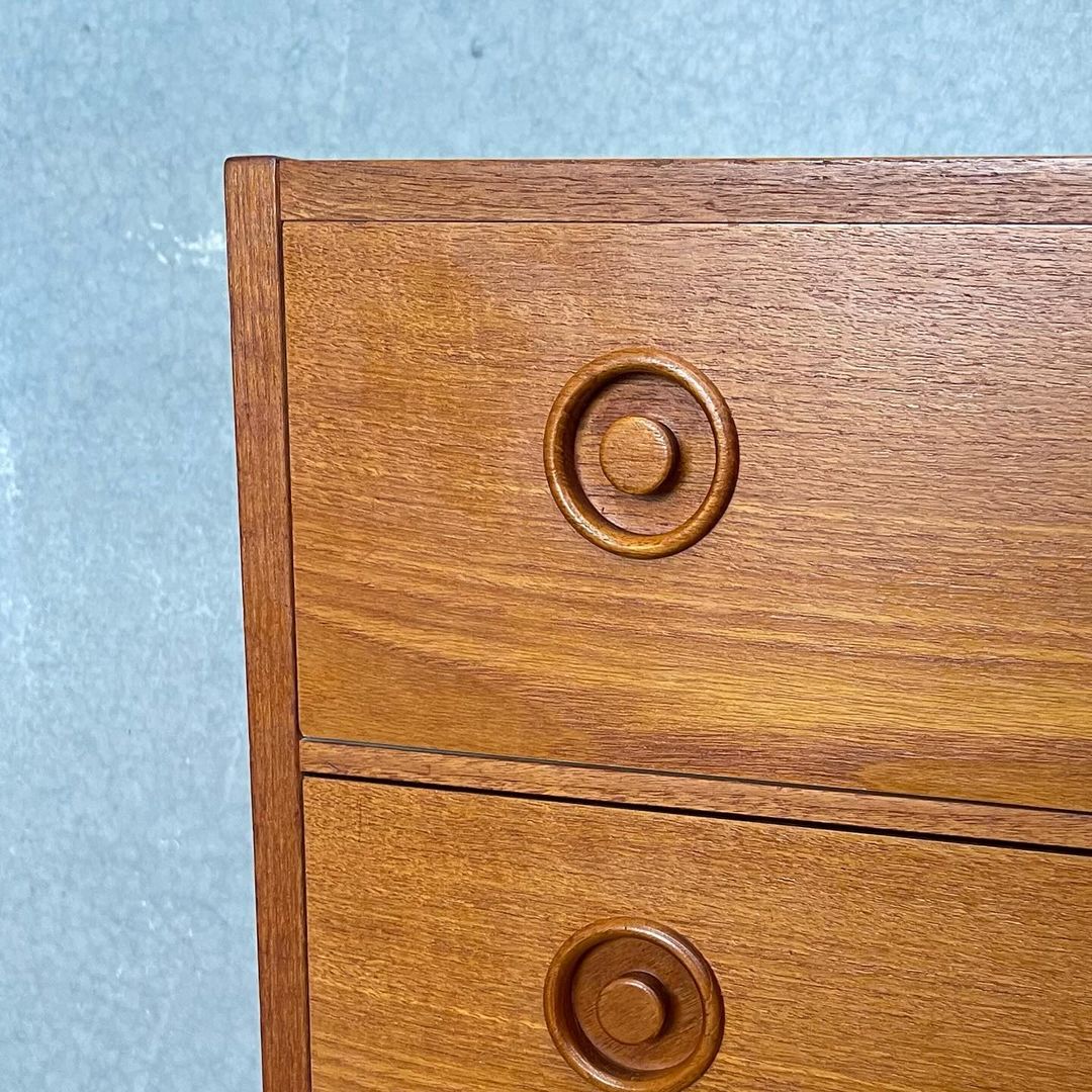 large-swedish-mid-century-chest-of-drawers (1)