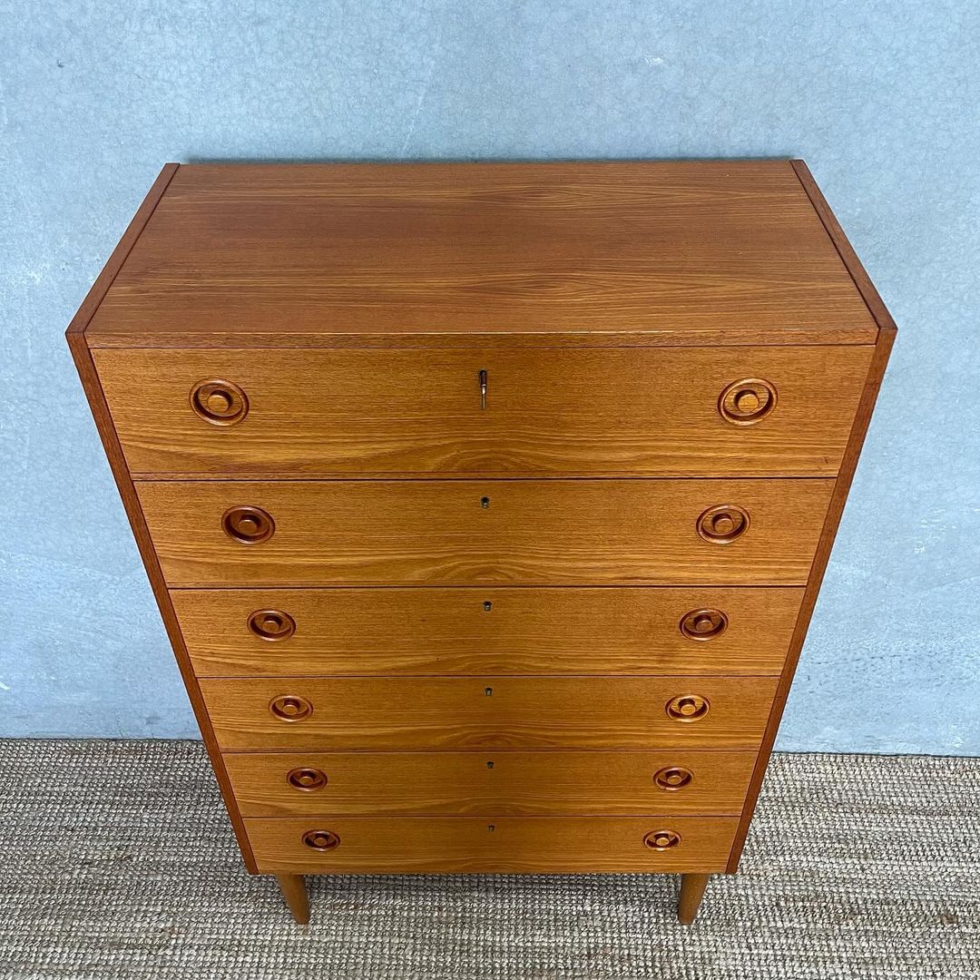 large-swedish-mid-century-chest-of-drawers (2)