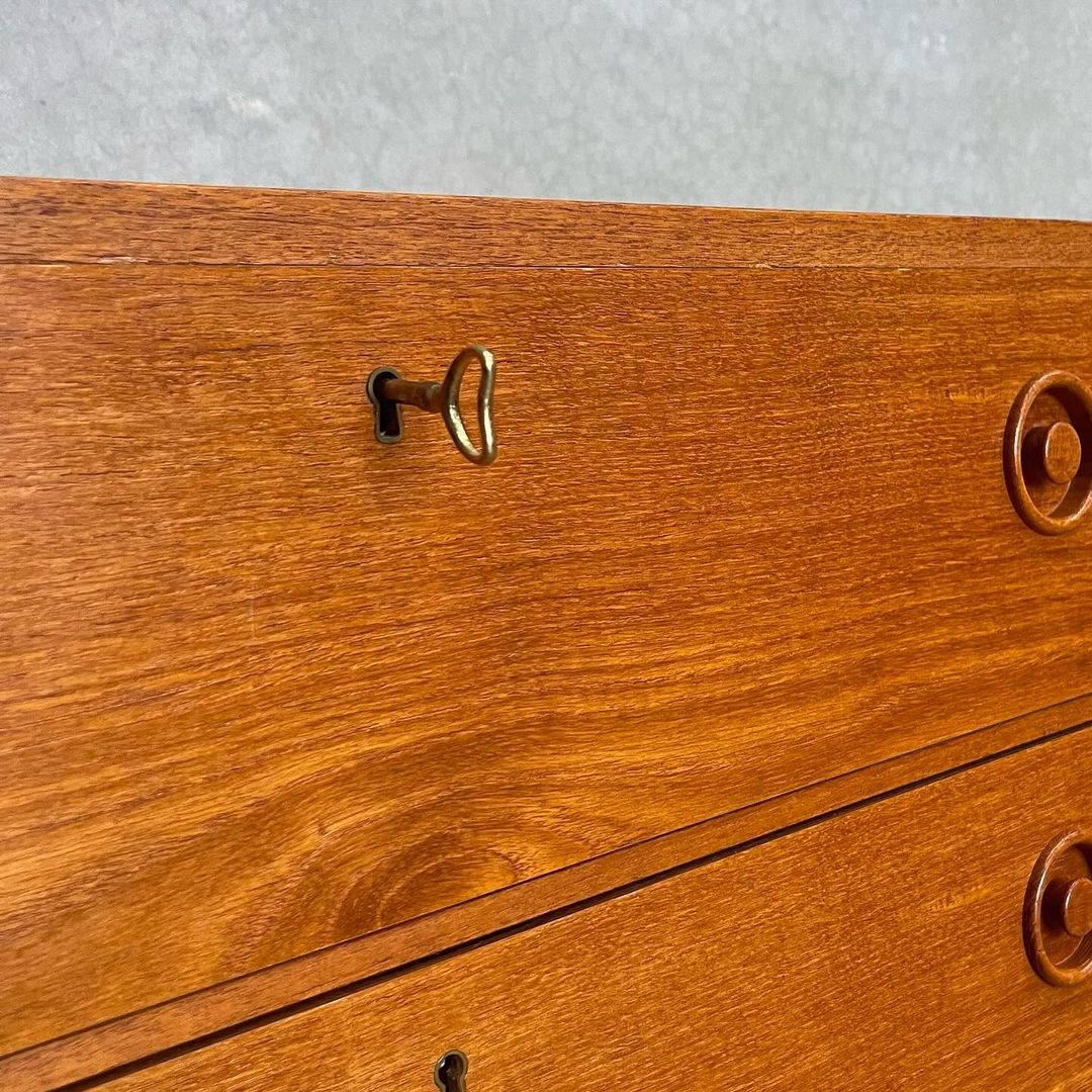 large-swedish-mid-century-chest-of-drawers (6)