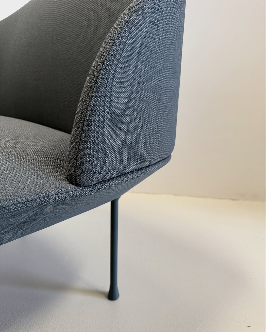 brand-new-boxed-oslo-armchair-by-muuto (8)