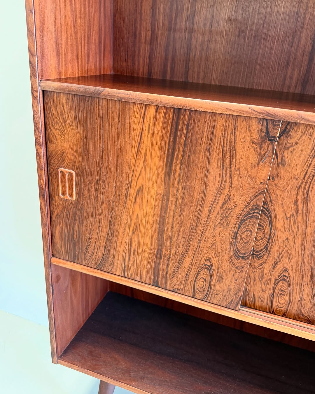 danish-mid-century-rosewood-bookshelf (11)