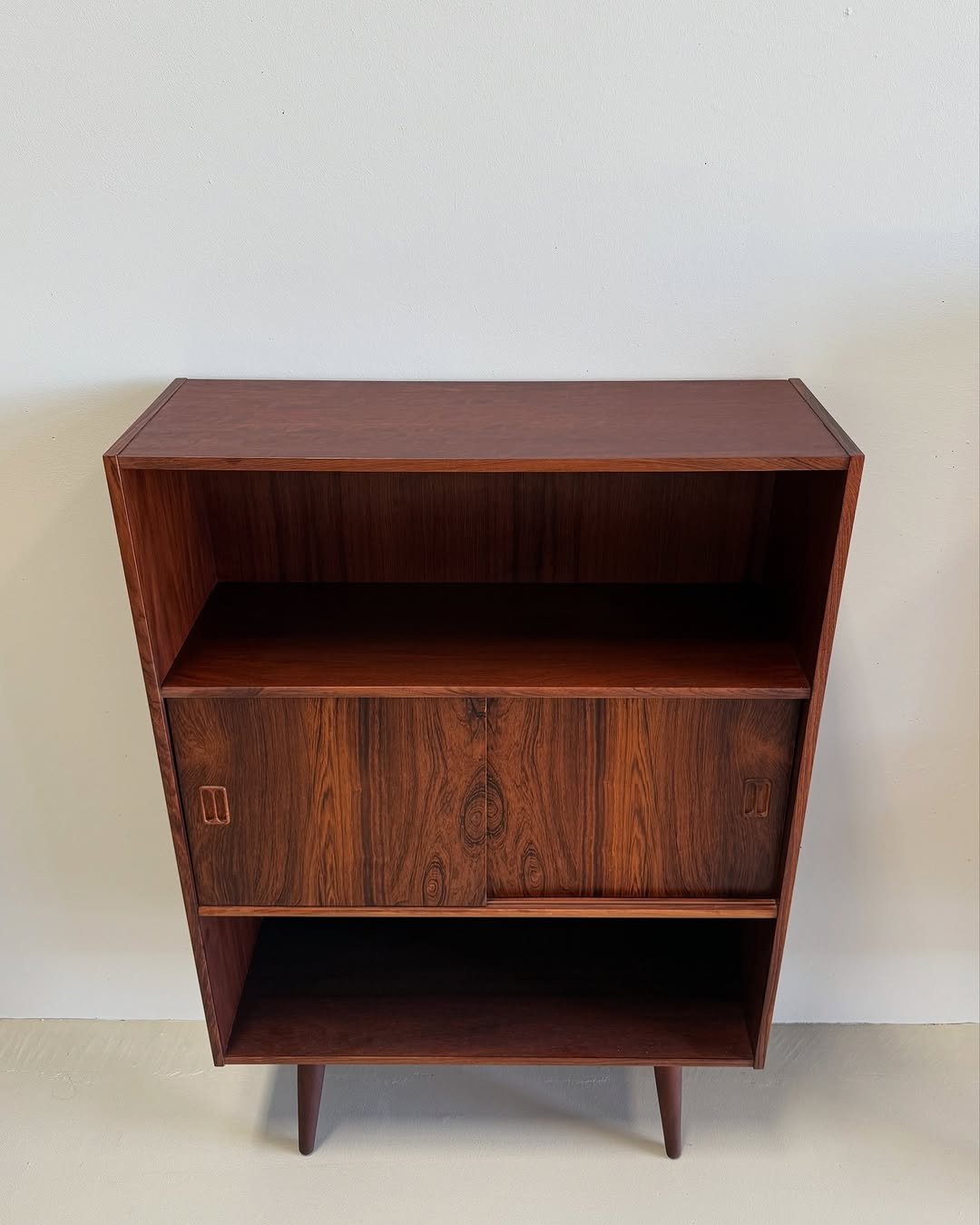 danish-mid-century-rosewood-bookshelf (6)