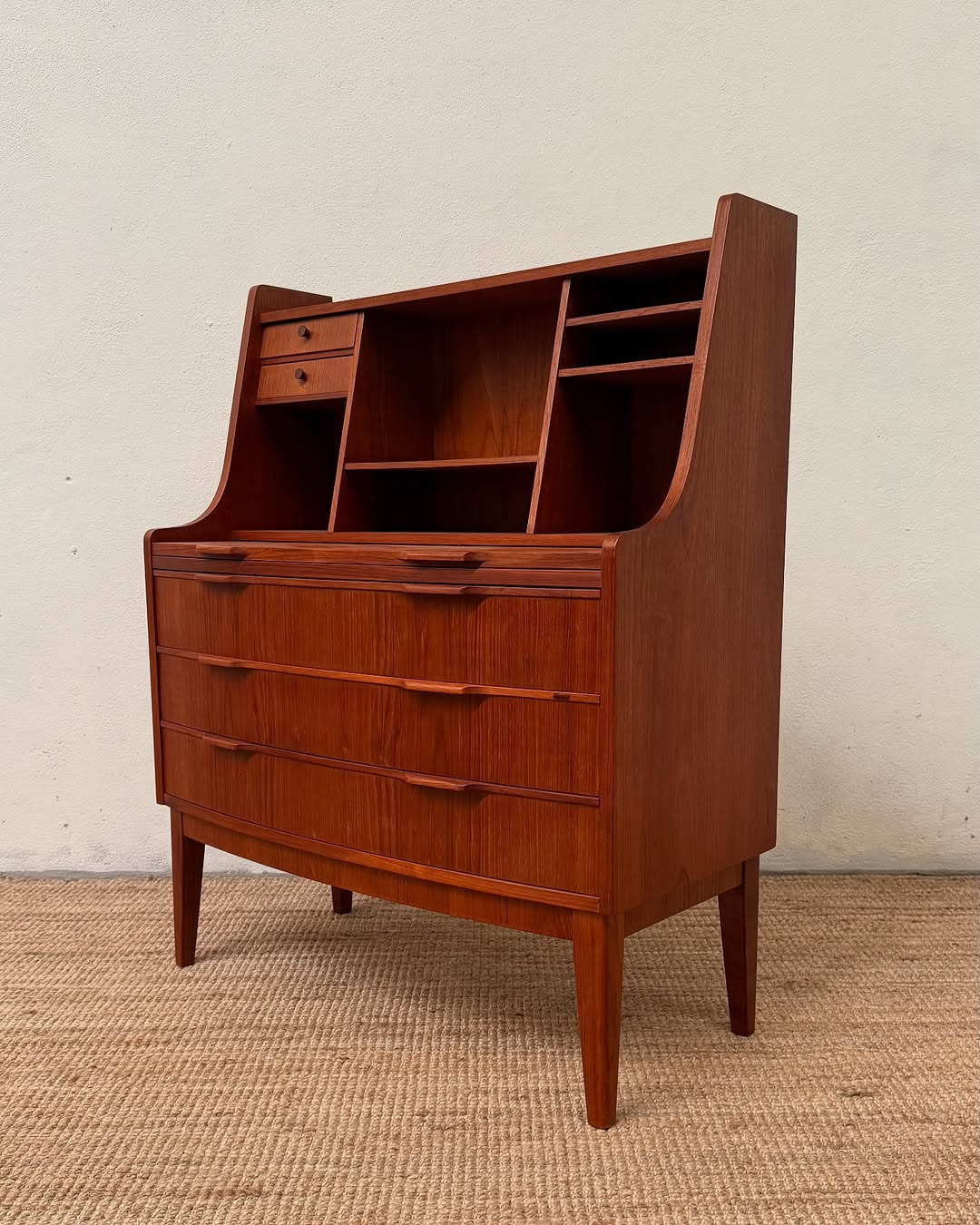 danish-mid-century-secretaire-with-pullout-desk-2 (5)