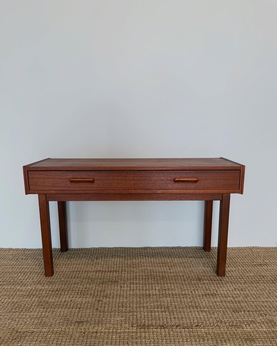 low-scandinavian-mid-century-hall-table-2 (7)