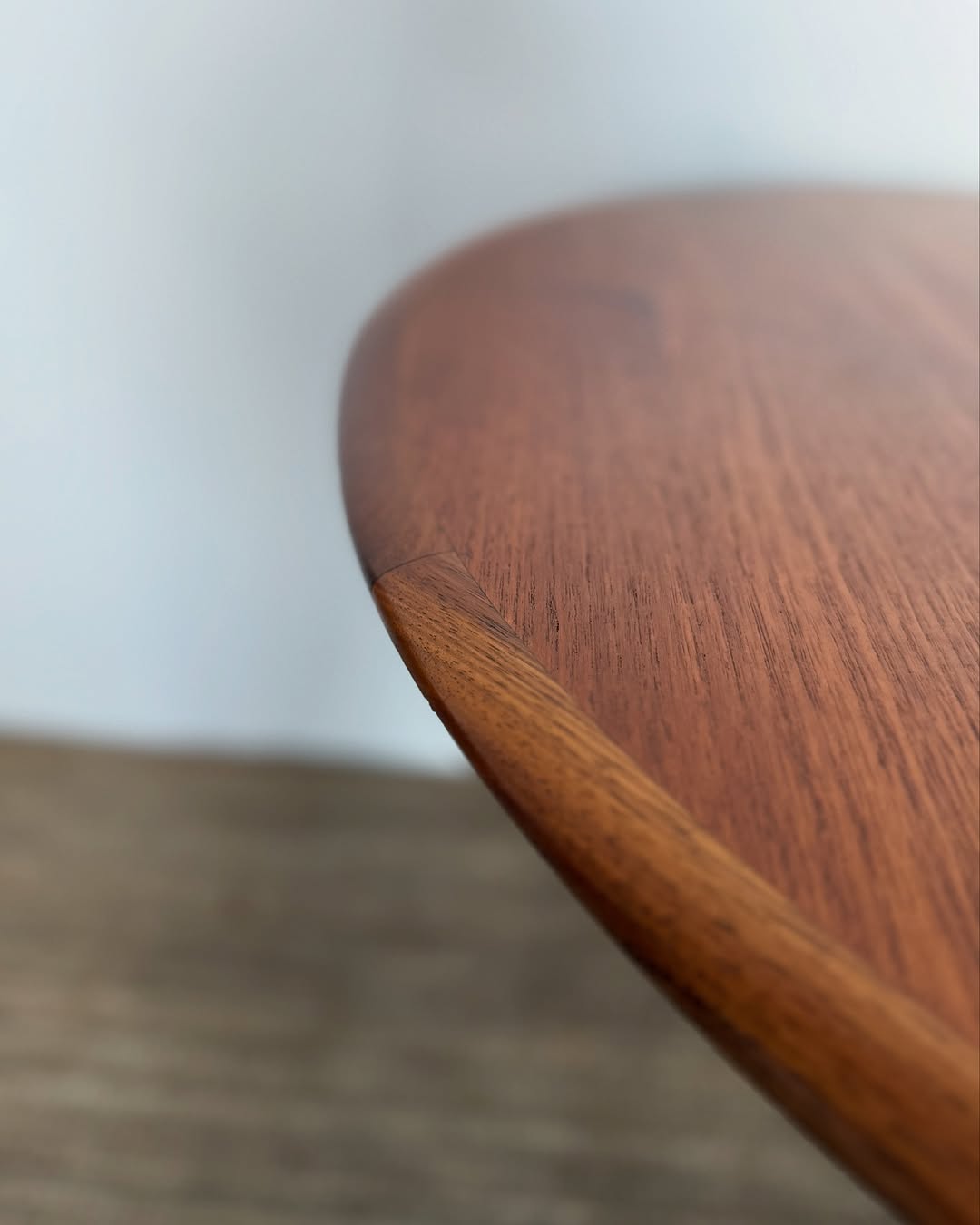 mid-century-extendable-dining-table (1)
