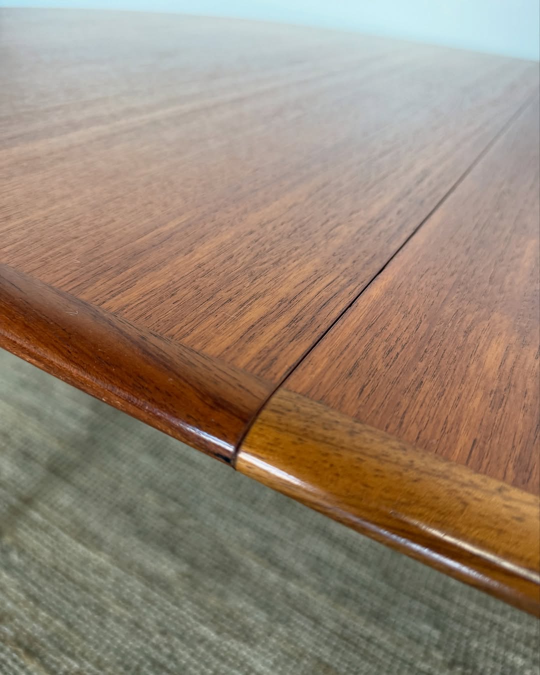 mid-century-extendable-dining-table (10)