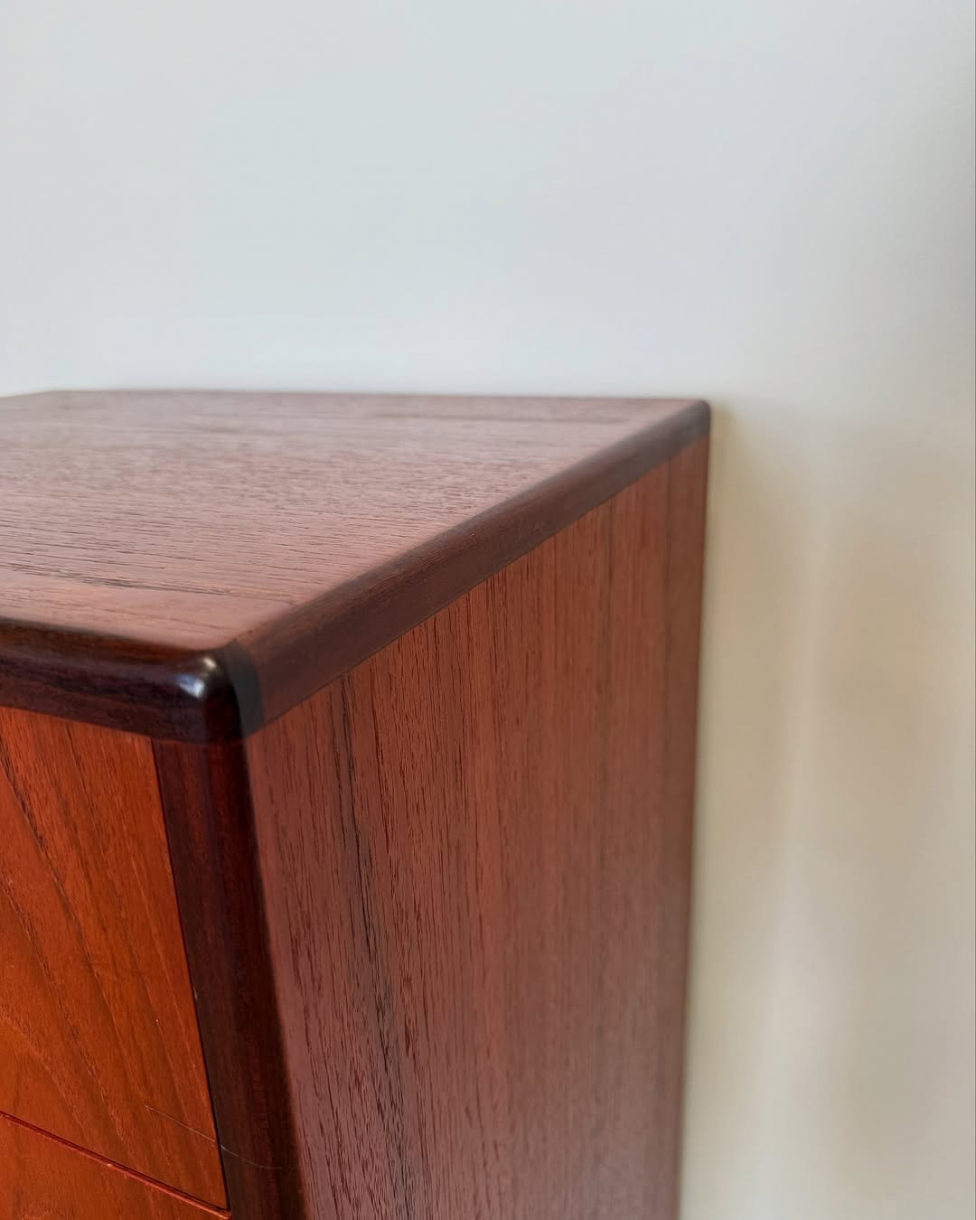 mid-century-fresco-chest-of-drawers (2)