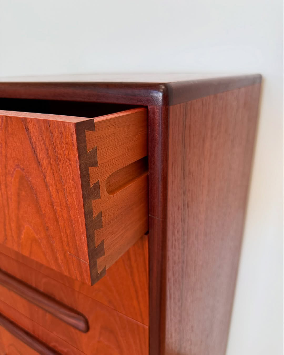 mid-century-fresco-chest-of-drawers (7)