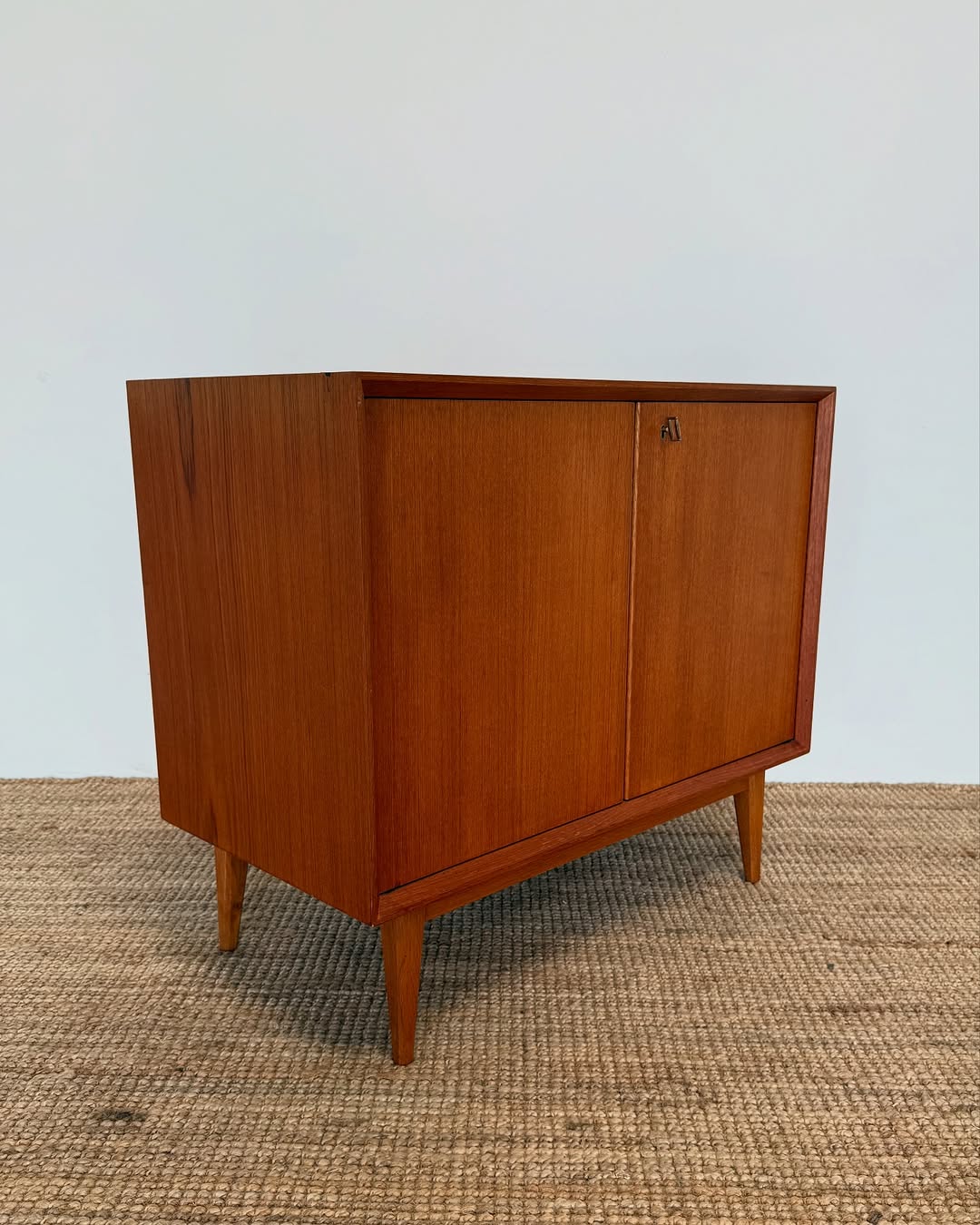 scandinavian-mid-century-cupboard (15)