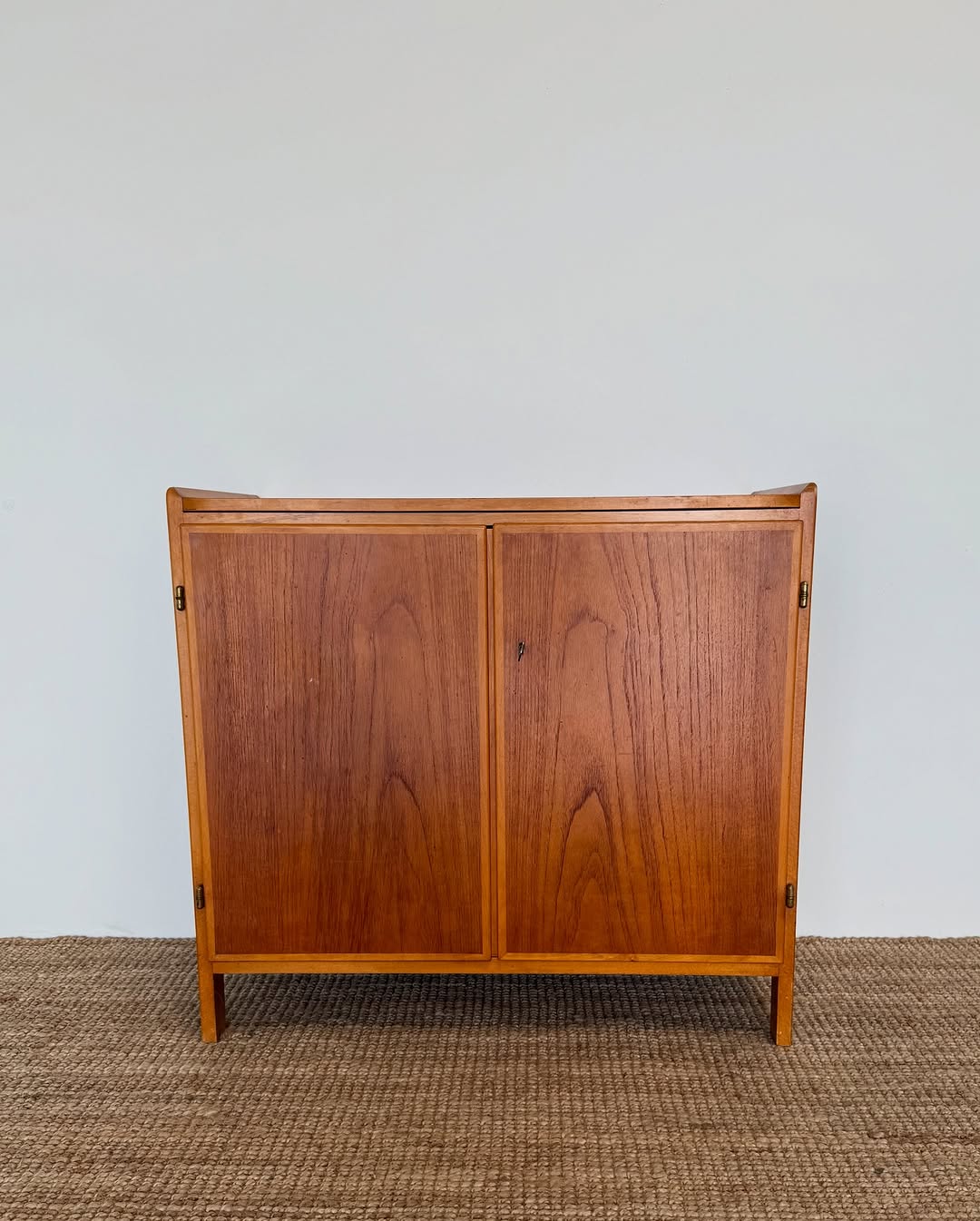 scandinavian-mid-century-cupboard (4)