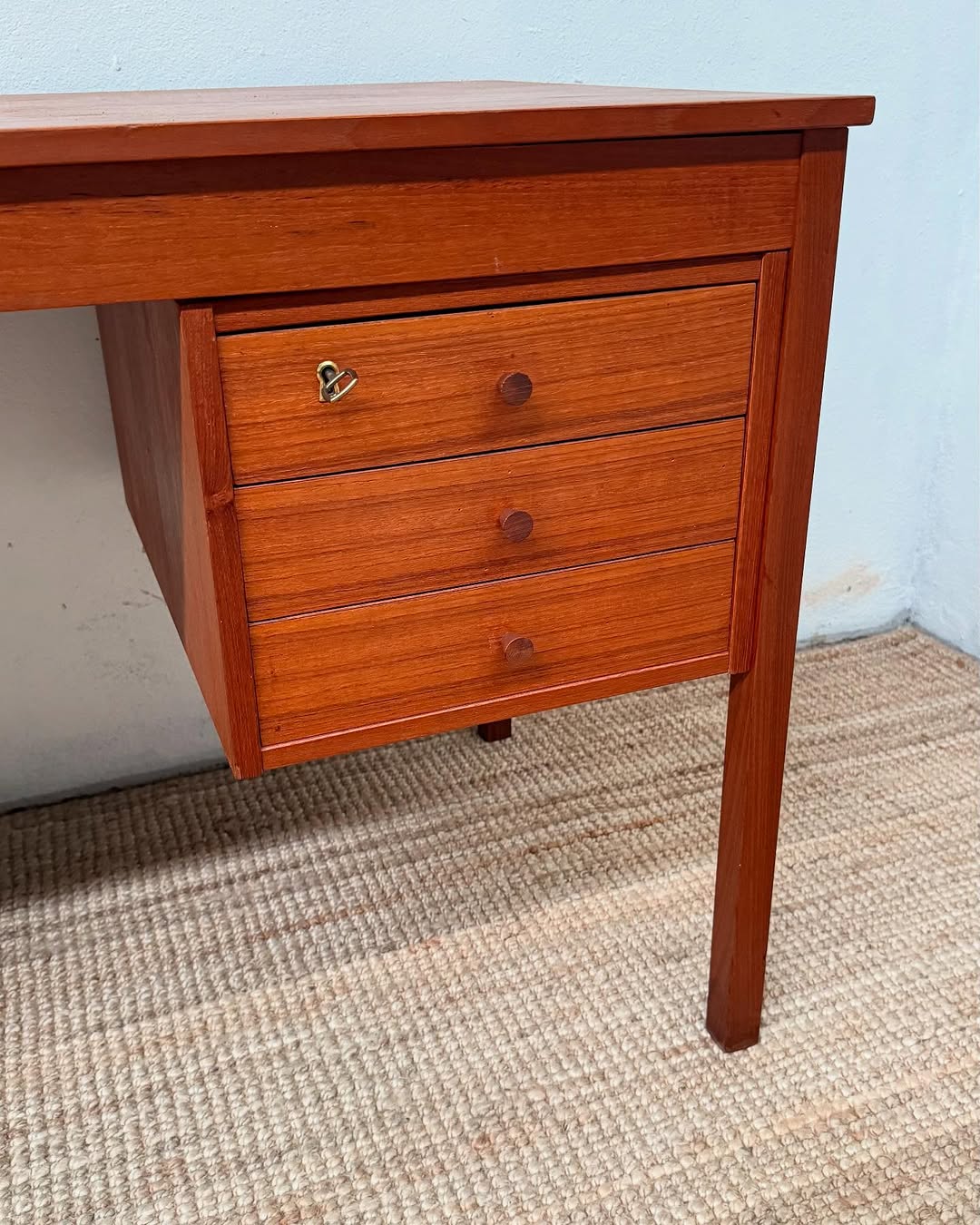 scandinavian-mid-century-desk (3)