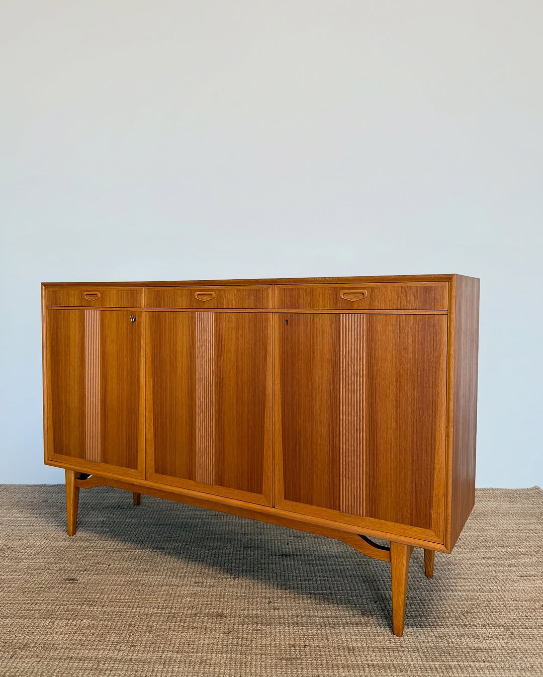 swedish-mid-century-sideboard (6)