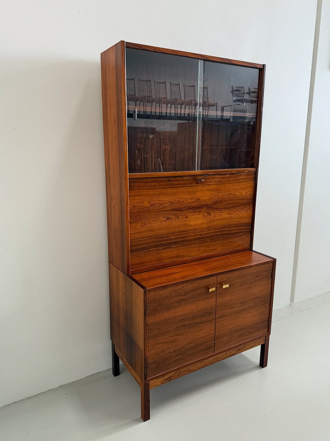 swedish-mid-century-bookshelf (10)