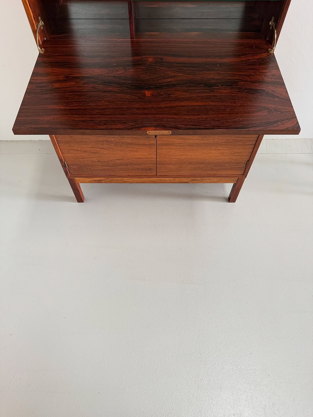 swedish-mid-century-bookshelf (12)