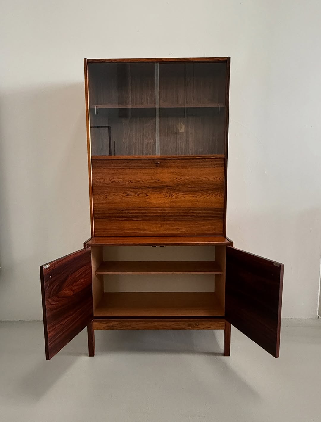 swedish-mid-century-bookshelf (13)