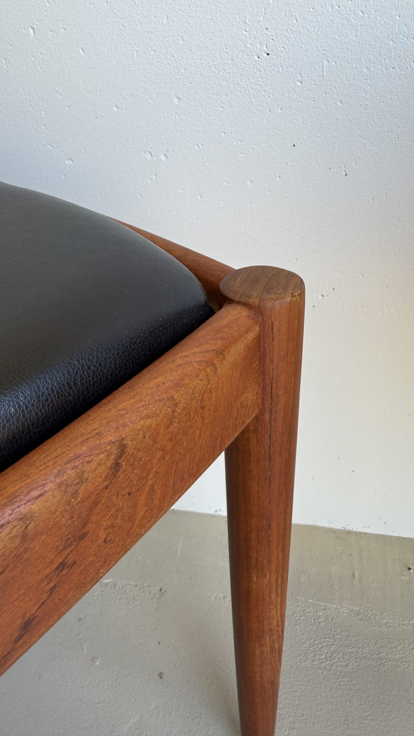 danish-mid-century-stool (1)