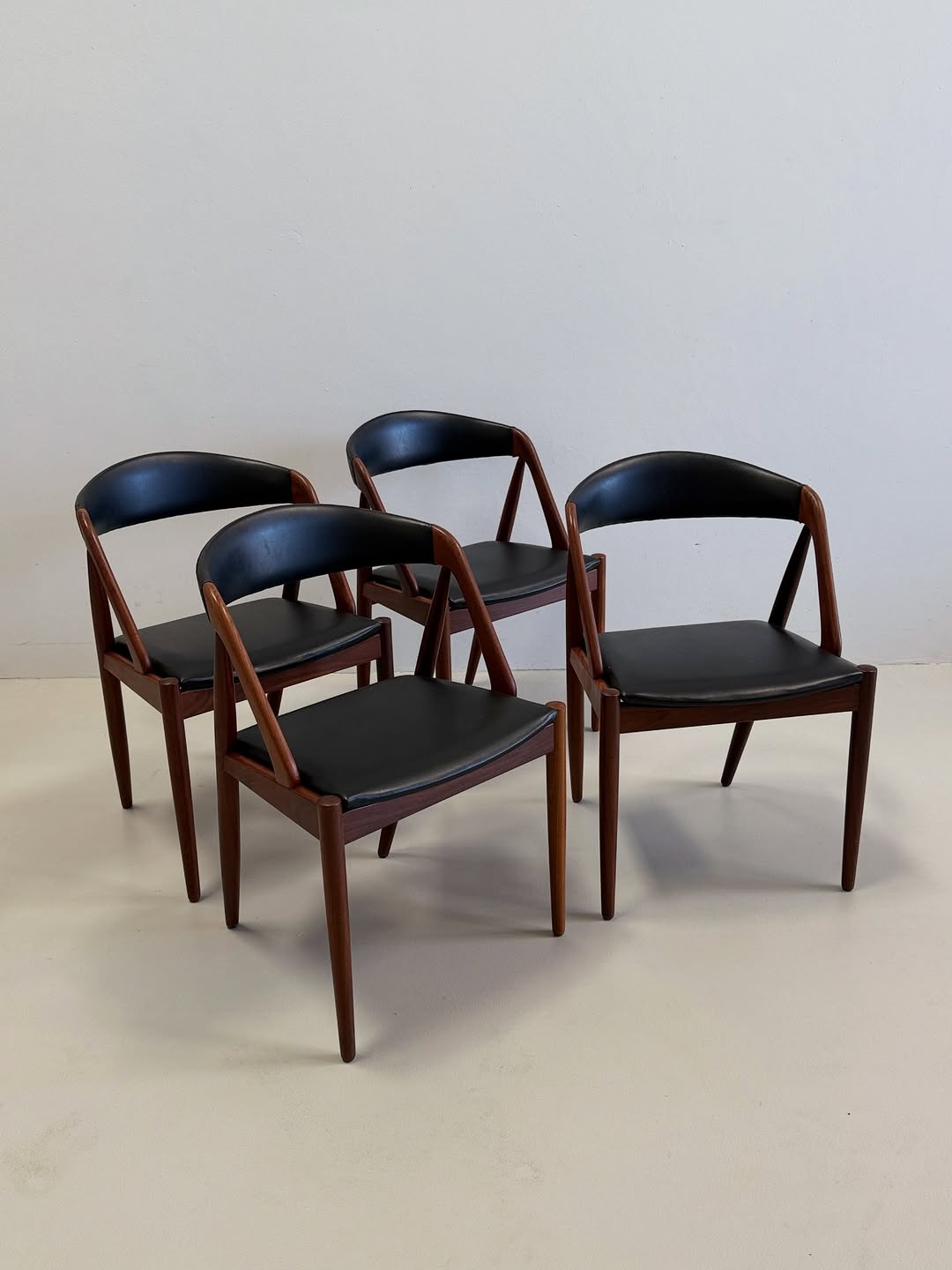 danish-model-31-dining-chairs (5)
