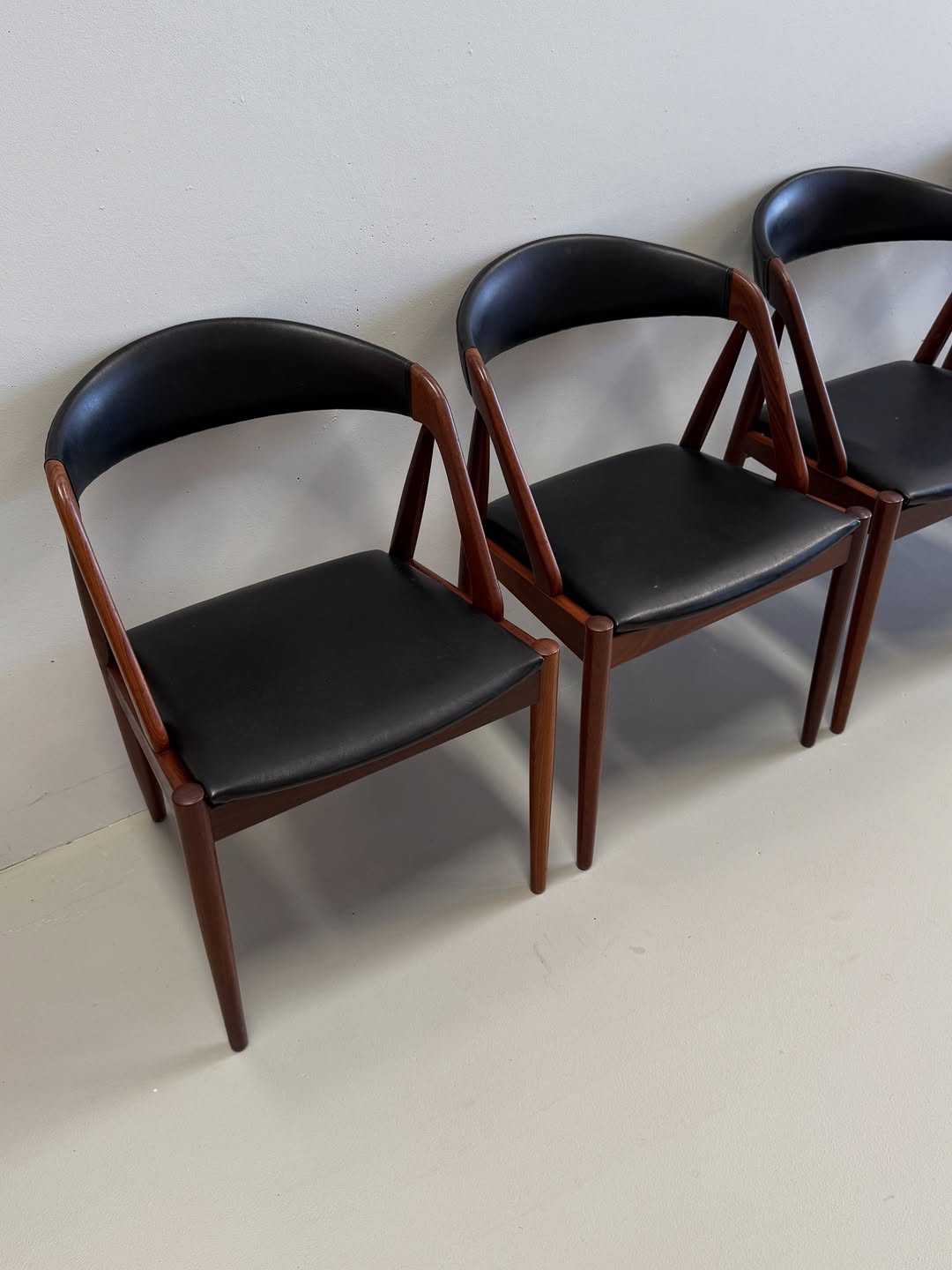 danish-model-31-dining-chairs (9)